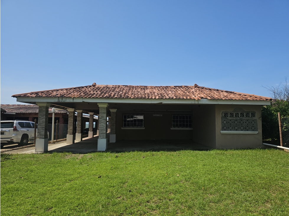 Venta de casa con acceso directo al mar, Playa Uverito - 2