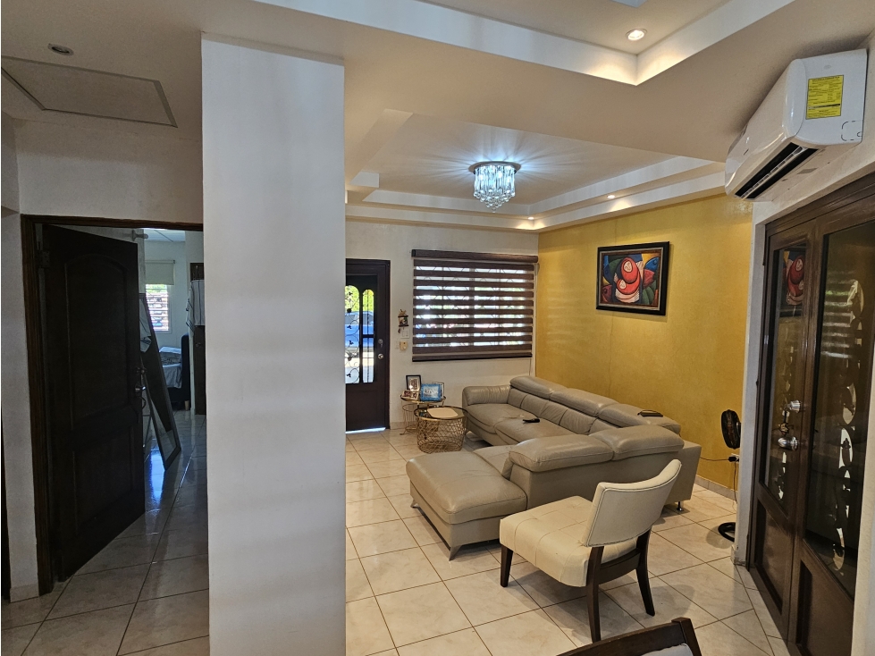 Se alquila casa en Brisas de los Guayacanes, Chitré - 6