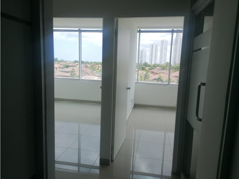 Alquiler de oficina en PH Plaza Real Costa del Este — foto 4