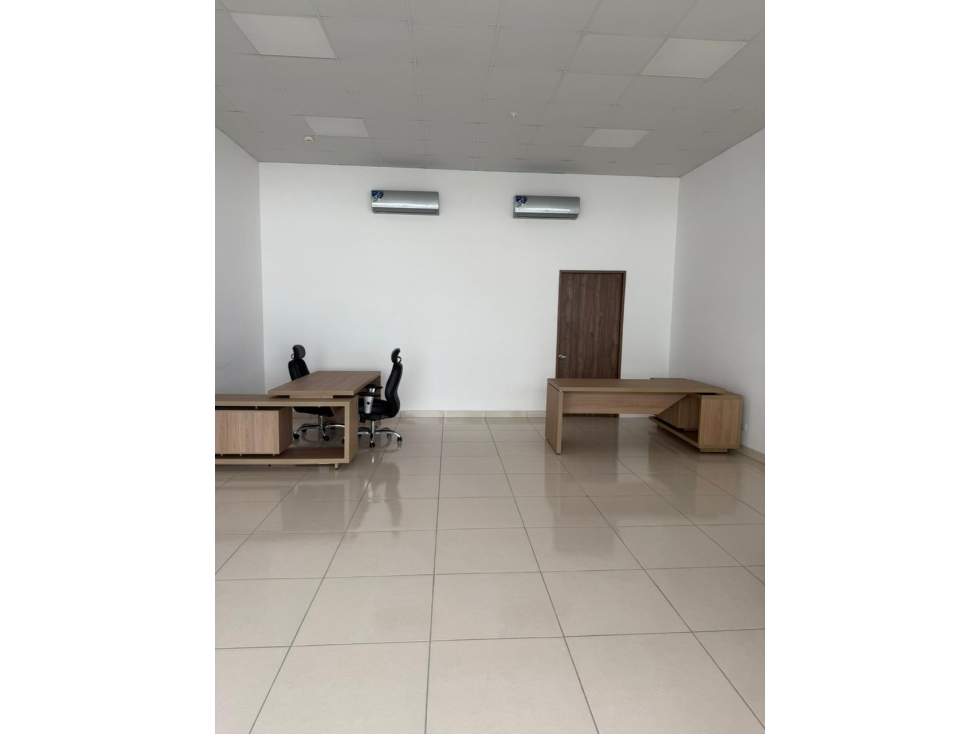 Local Comercial en Alquiler Centennial Plaza — foto 2