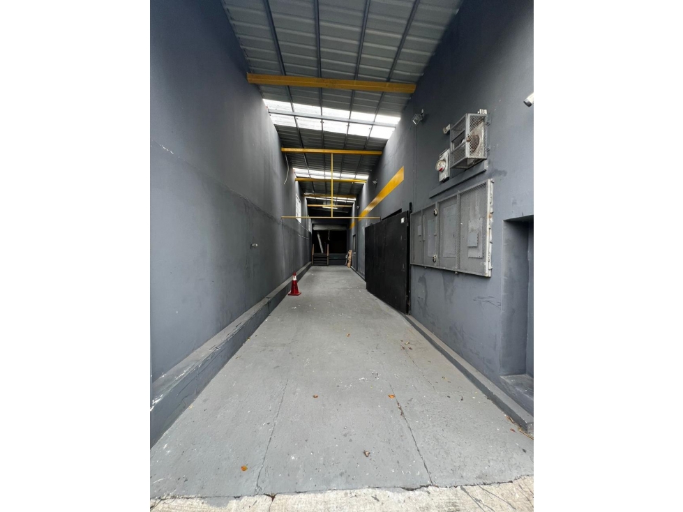 Alquiler de galera en San Francisco 200 m² — foto 4