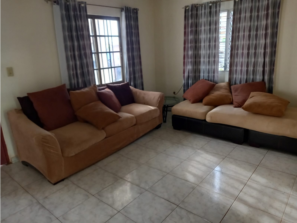 Se Vende Casa a pasos del Super 99 de Chitré Herrera - 3