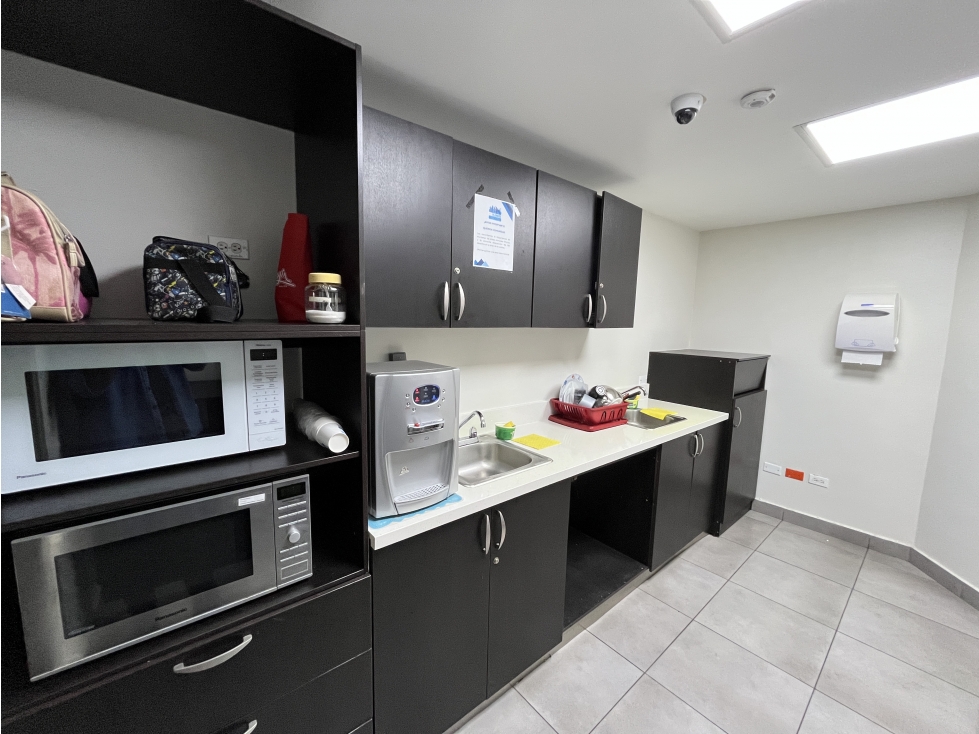 Alquiler de oficina en Ocean Business Plaza, Marbella — foto 4