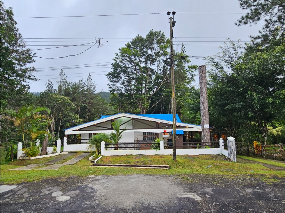 Venta de casa en Altos de Cerro Azul. MY