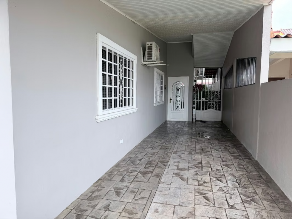 VENDO CASA COMPLETAMENTE REMODELADA REPARTO NUEVO PANAMÁ, CHANIS — foto 3