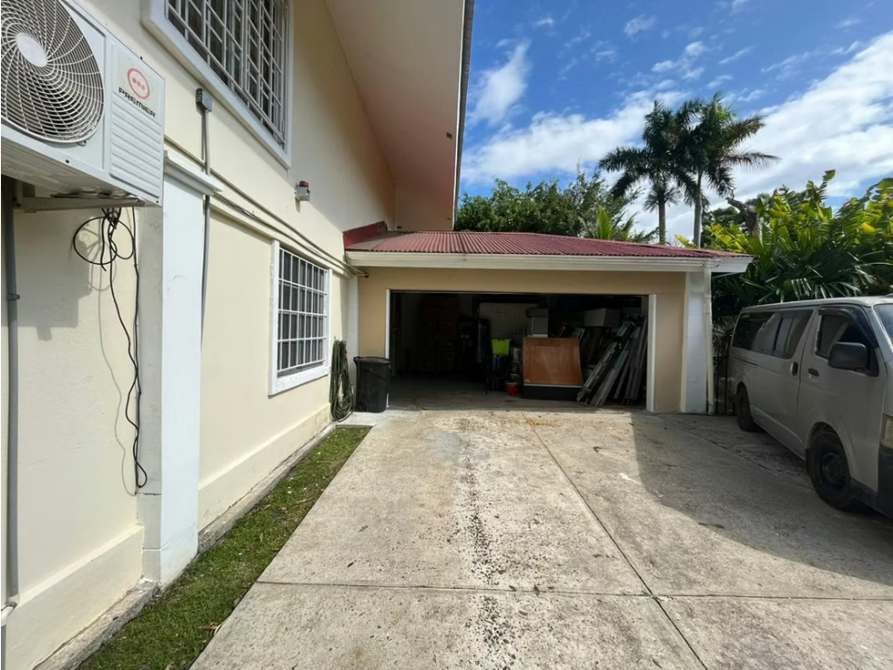 Venta de casa de 2 niveles en Diablo, Ancón. MY — foto 4