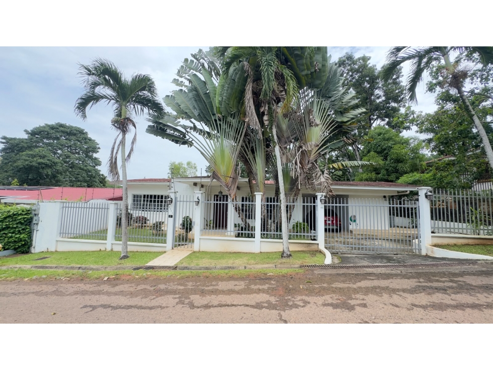 Venta de Casa en Residencial Llanos de Curundú, Ancón