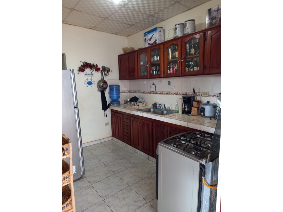 Se Vende Casa a pasos del Super 99 de Chitré Herrera - 5