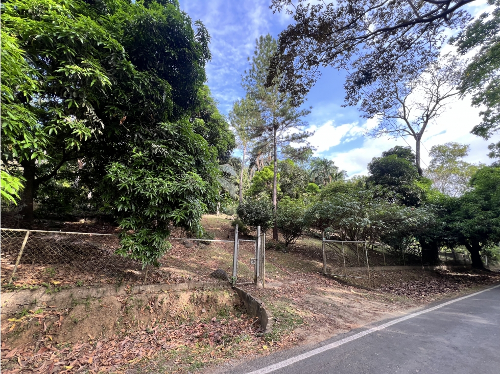 Venta de terreno con casa frente al Río Pacora, Vía hacia San Miguel - 6