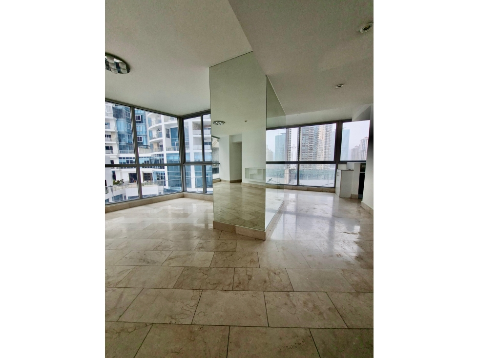 Venta de apartamento en PH Grand Tower, Punta Pacífica. YP
