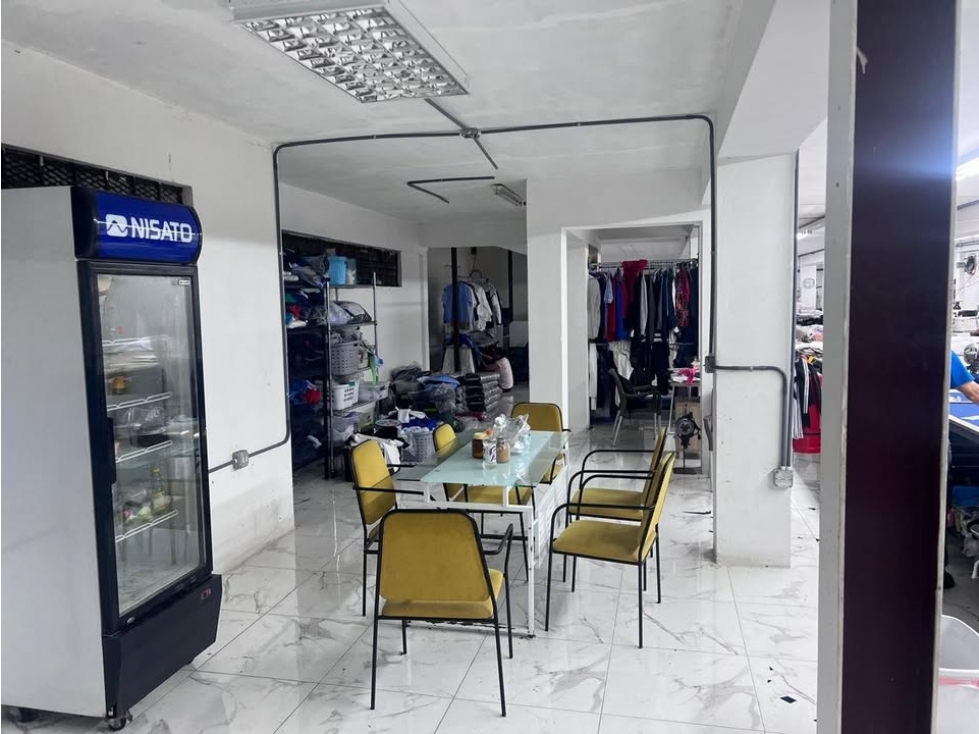 Alquiler de local comercial en Calidonia. MY — foto 5