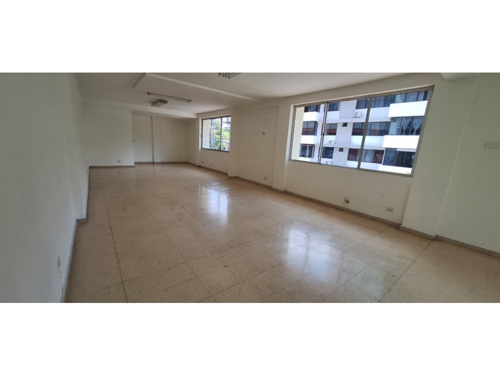 Alquiler de local comercial en Vía Argentina