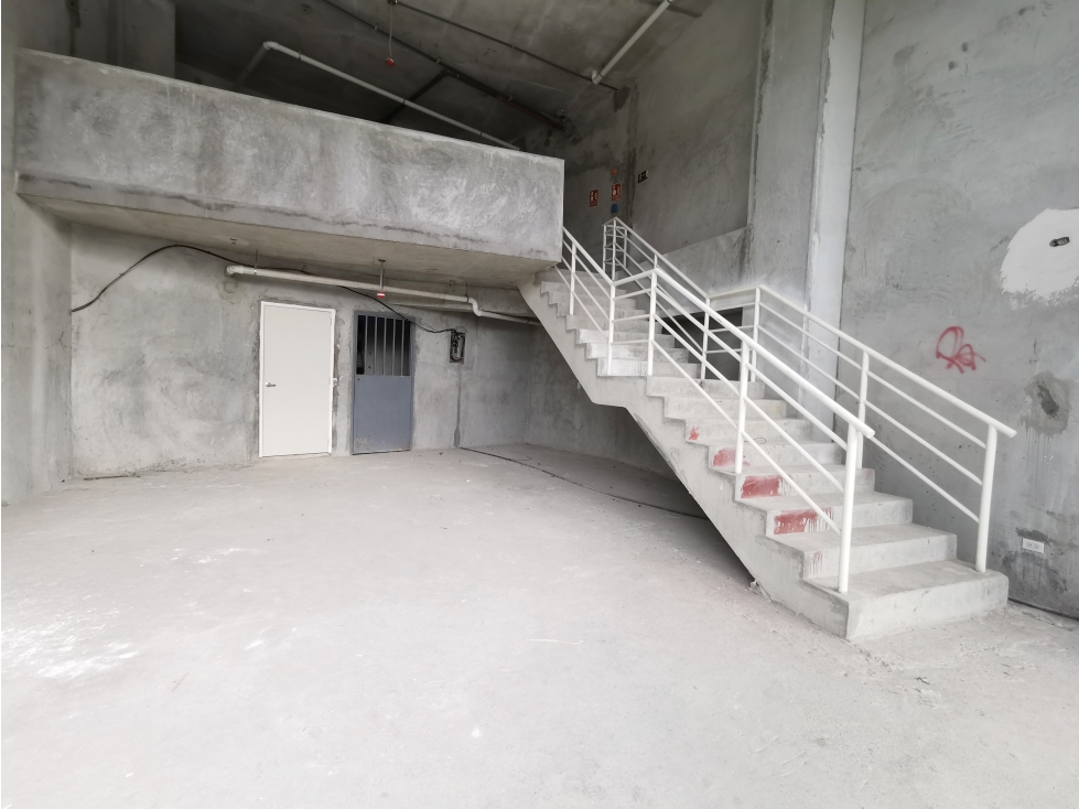Venta/Alquiler de locales de 2 niveles en SKy Point, Tumba Muerto. LM — foto 4