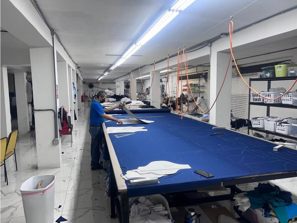Alquiler de local comercial en Calidonia. MY — foto 6