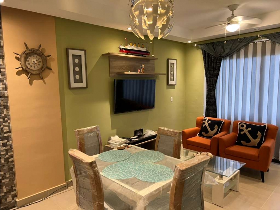 Venta de apartamento con vista al mar en PH Playa del Sol, San Carlos