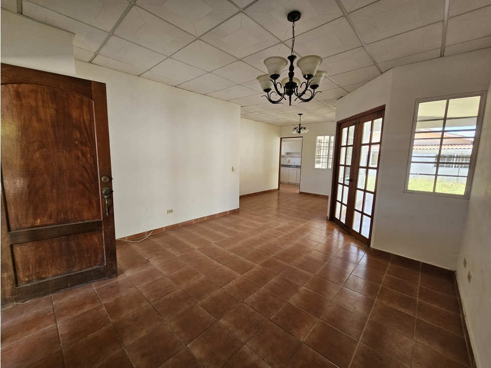 Venta de casa en Brisas de Guayacanes, Chitré — foto 4