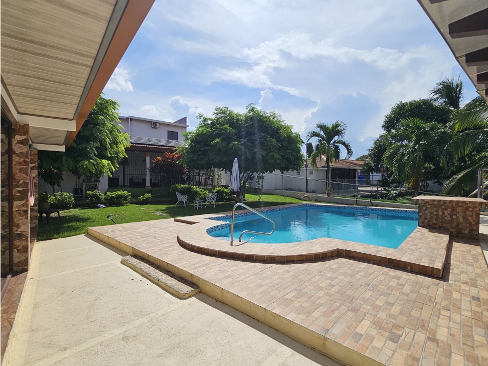 Venta de casa con piscina en Chitré, Herrera. MB — foto 3