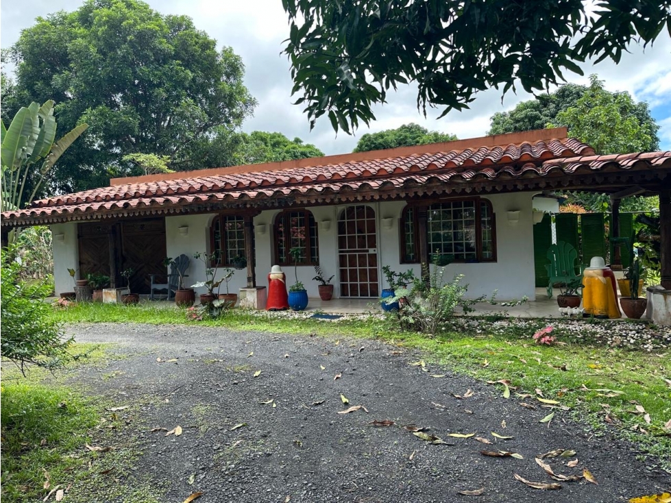 Venta de casa con piscina en Pedasí - 6