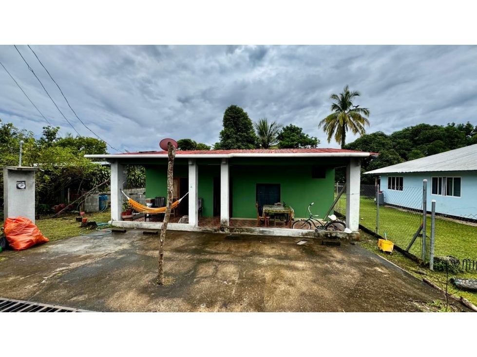 Venta de casa en el centro de Pedasí. - 1