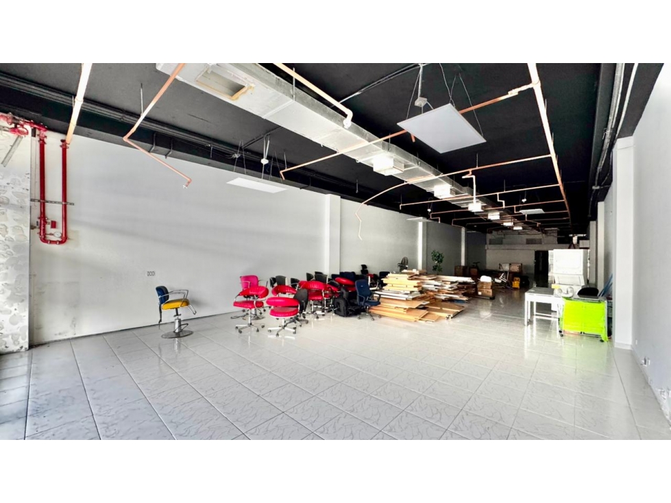 Se vende/alquila local comercial en Plaza Costa Sur 486 m² - 4