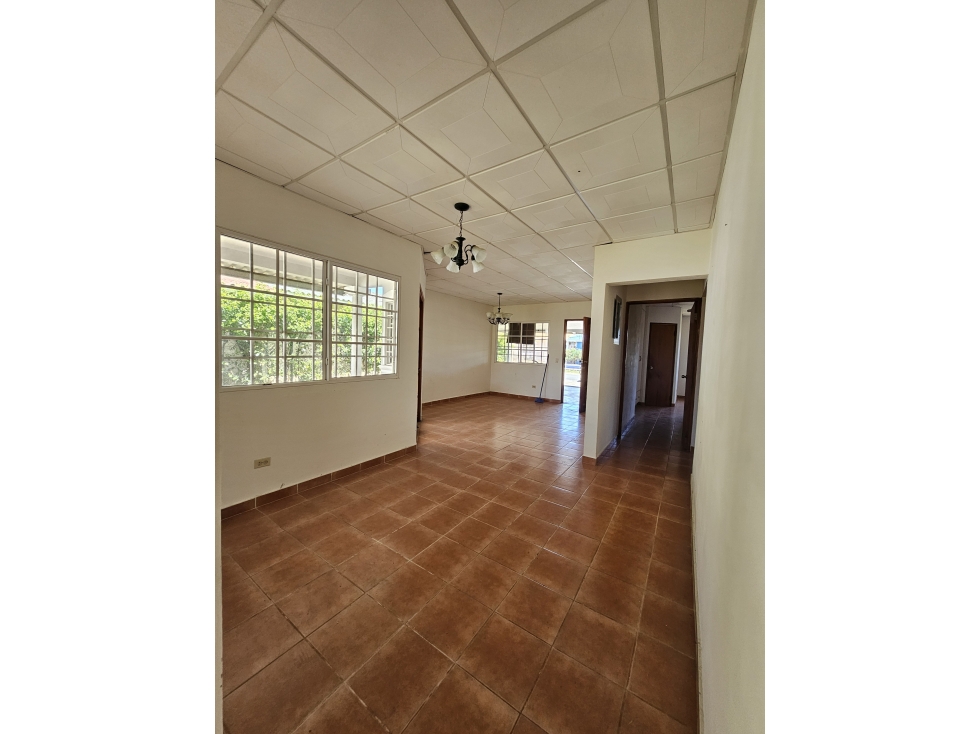 Venta de casa en Brisas de Guayacanes, Chitré — foto 3