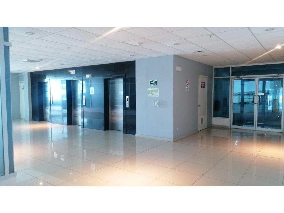 Alquiler de oficina en PH Plaza Real Costa del Este — foto 2
