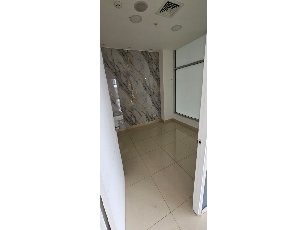 Alquiler de local en Plaza Signature, Brisas del Golf — foto 6