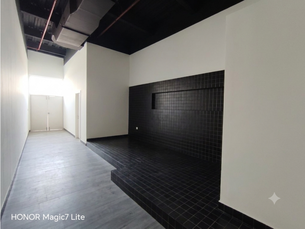 Local Comercial en Alquiler - 116m² en The Plaza, Coco del Mar — foto 4