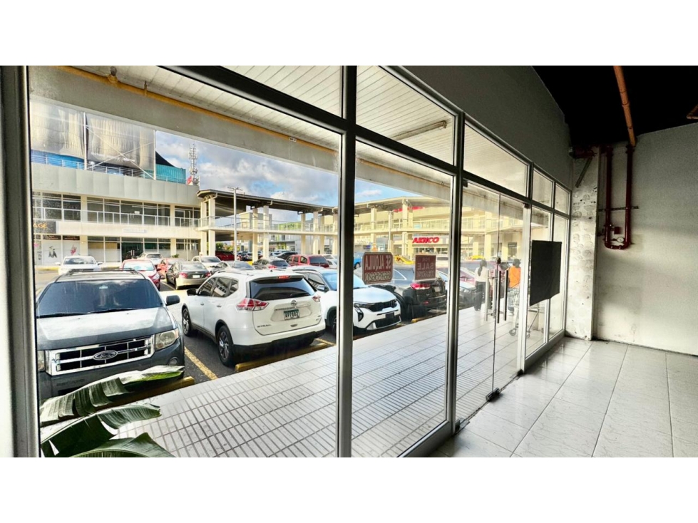 Se vende/alquila local comercial en Plaza Costa Sur 486 m² - 2