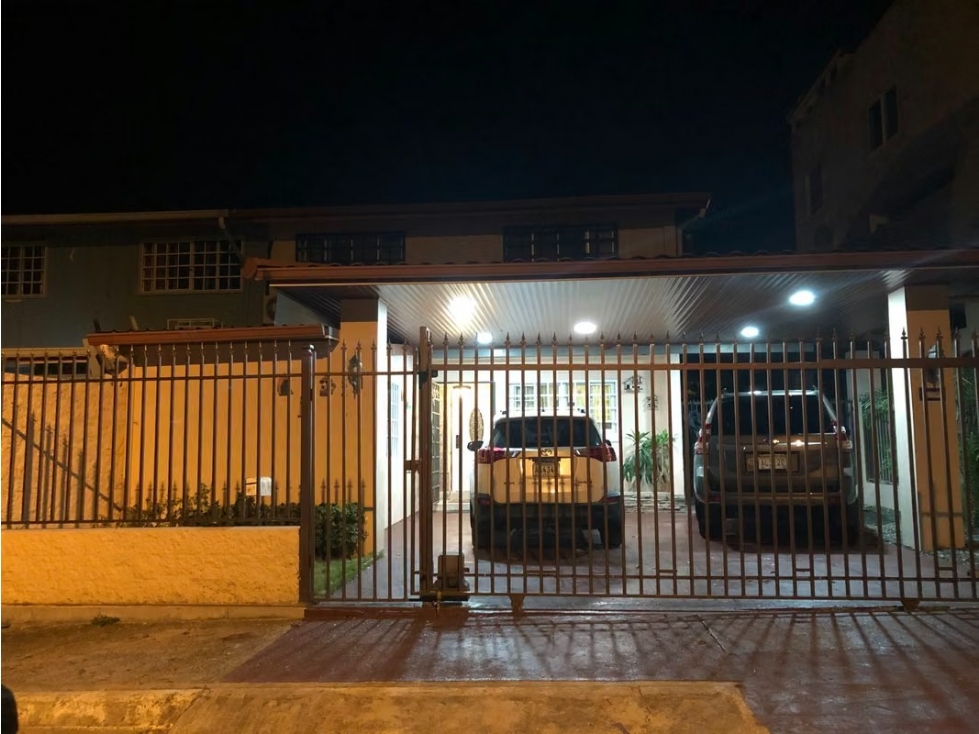 Venta de Casa Amoblada en Villas de Howard. MY - 1