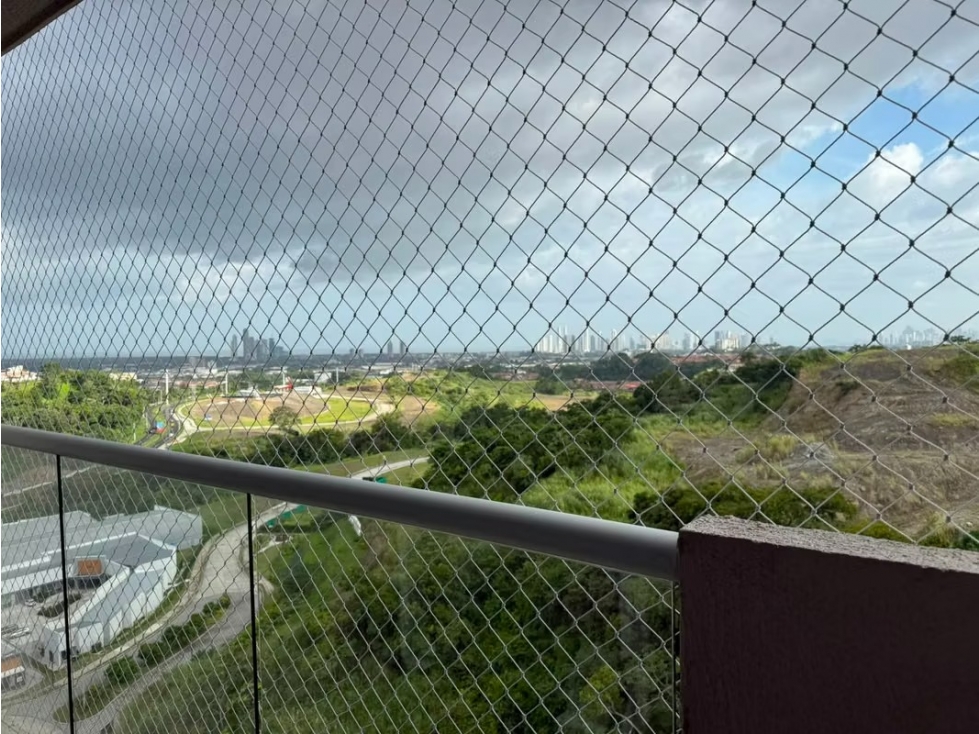 Venta de apartamento en PH Hacienda Golf, Brisas del Golf. MY - 2