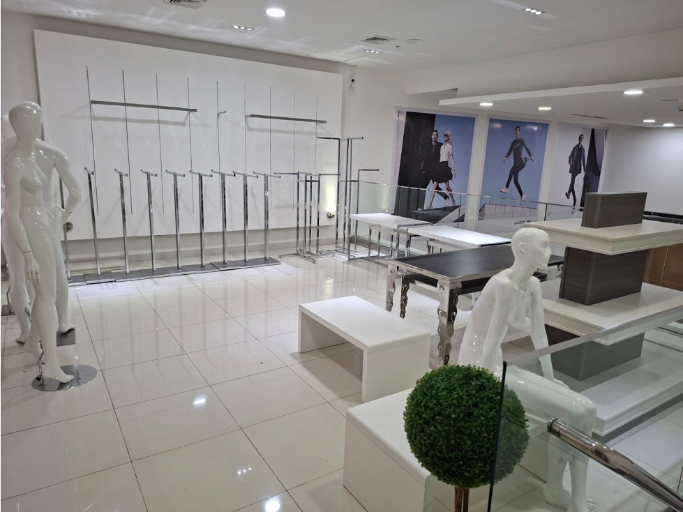 Venta/Alquiler de local comercial en Santiago Mall, Veraguas. MB - 2