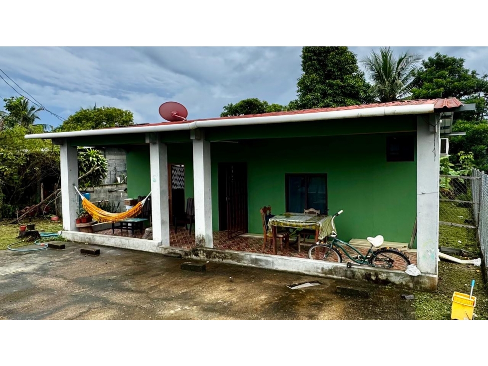 Venta de casa en el centro de Pedasí. - 2