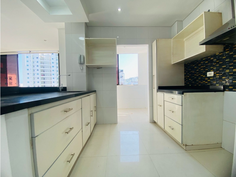 VENDO APARTAMENTO EN EL ED MANGA TRADICIONAL EN MANGA — foto 4