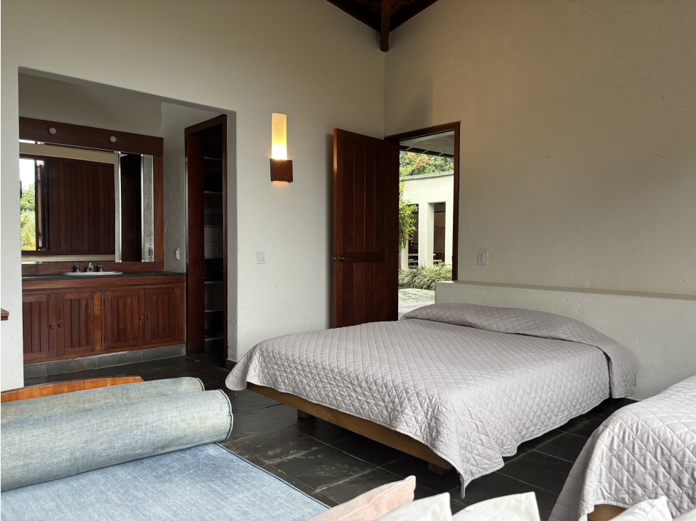 VENTA DE FINCA EN VENECIA SUROESTE DE ANTIOQUIA UNIDAD CERRADA — foto 4