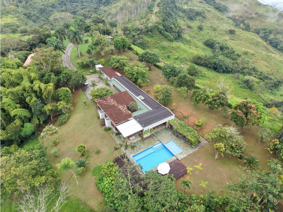 VENTA DE FINCA EN VENECIA SUROESTE DE ANTIOQUIA UNIDAD CERRADA