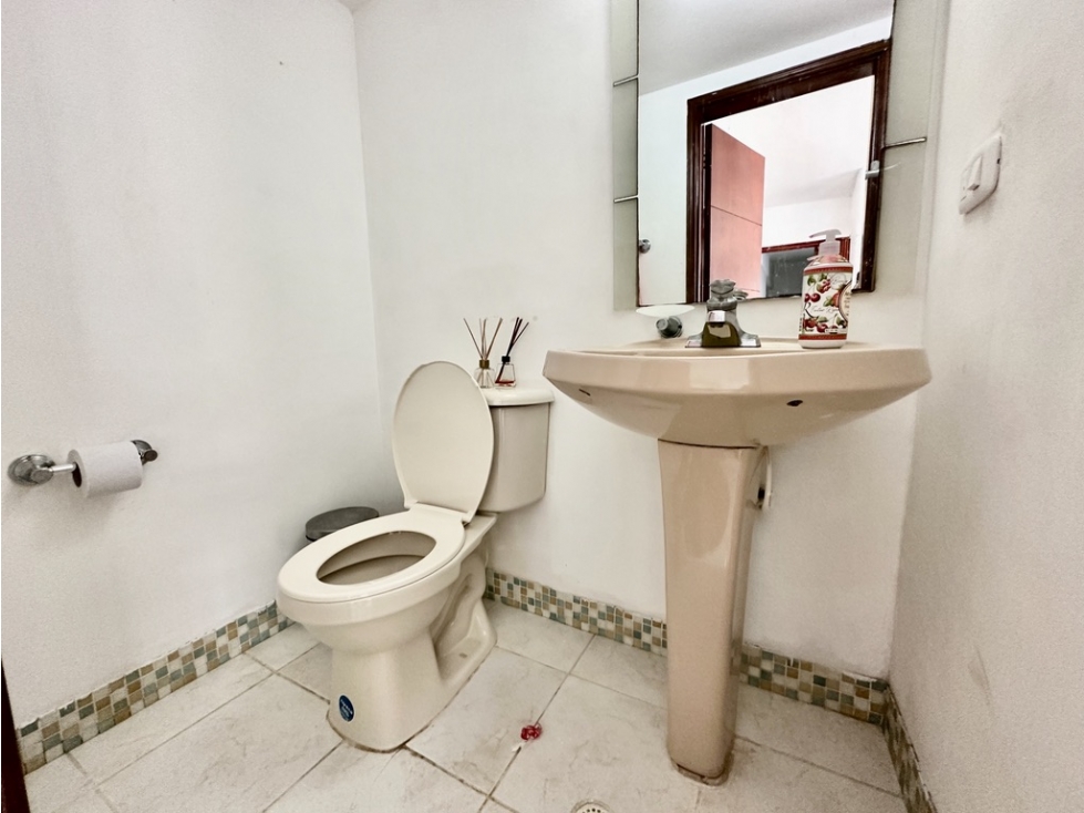 Bocagrande - Venta de Apartamento sobre la Avenida San Martín. — foto 5