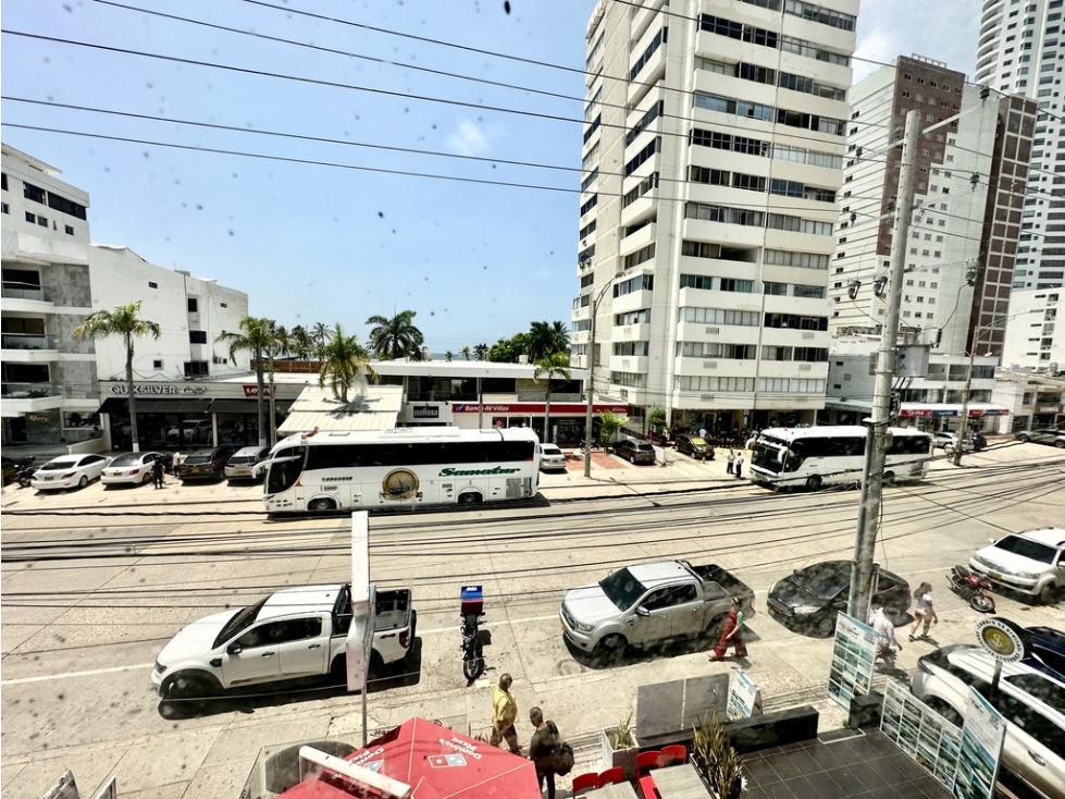 Bocagrande - Venta de Apartamento sobre la Avenida San Martín. — foto 3