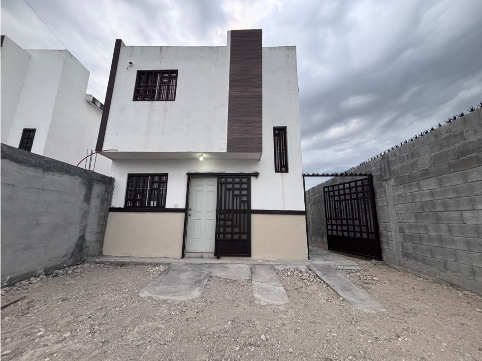 CASA EN RENTA EN FUENTE DE PIEDRA, JUÁREZ, NL JUNTO A PARQUE - 1