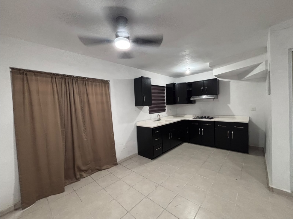 CASA EN RENTA EN FUENTE DE PIEDRA, JUÁREZ, NL JUNTO A PARQUE — foto 6