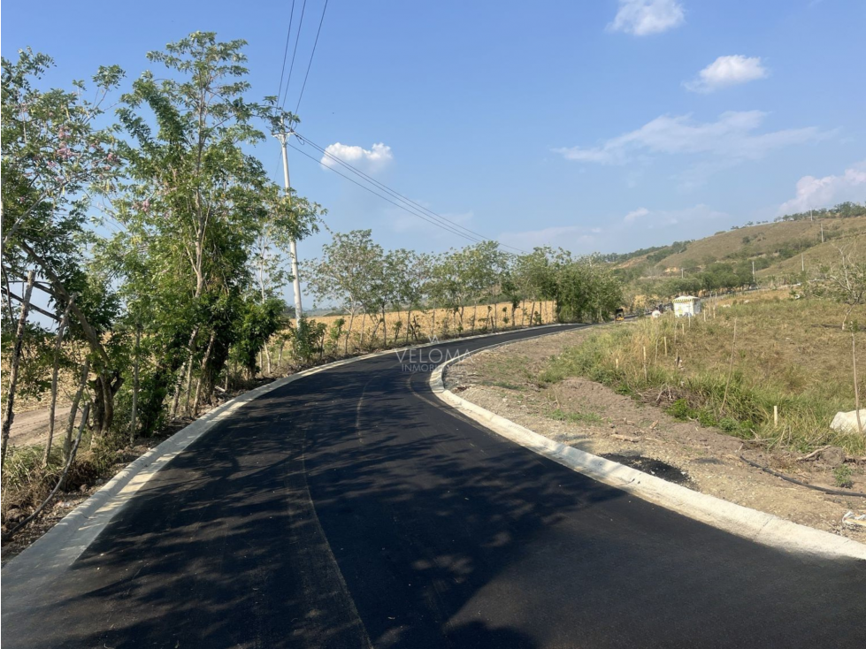 Se Vende Lote en Cerritos Vía la Virginia