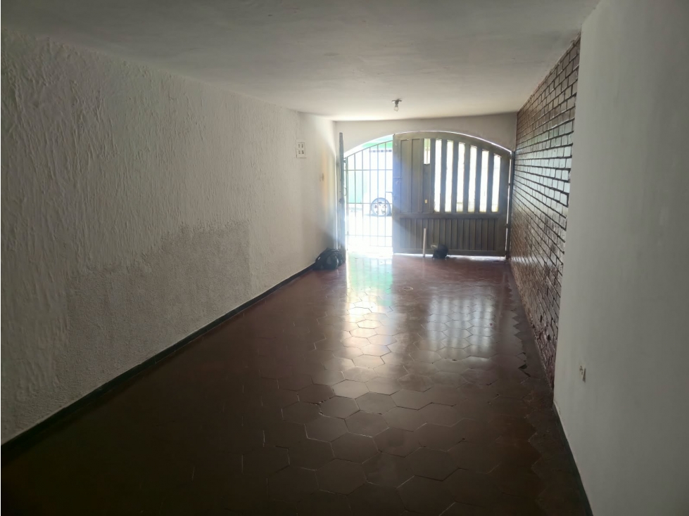 B/ TOMAS URIBE UNIF — foto 3