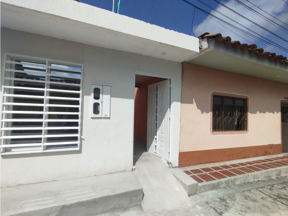 B/ LOS LLANITOS - ROLDANILLO APTO 04 — foto 2