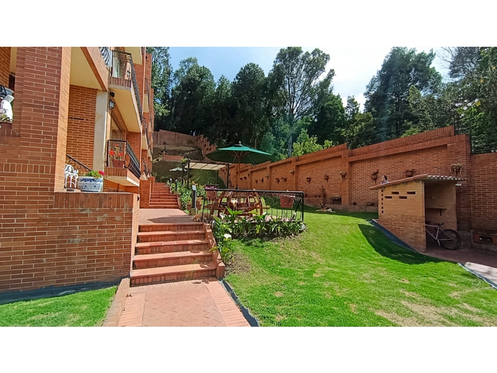 CASA EN CERROS DE SUBA DE 4 PISOS — foto 2
