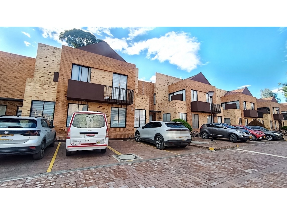 CASA EN CHIA VEREDA TIQUIZA DE 2 NIVELES