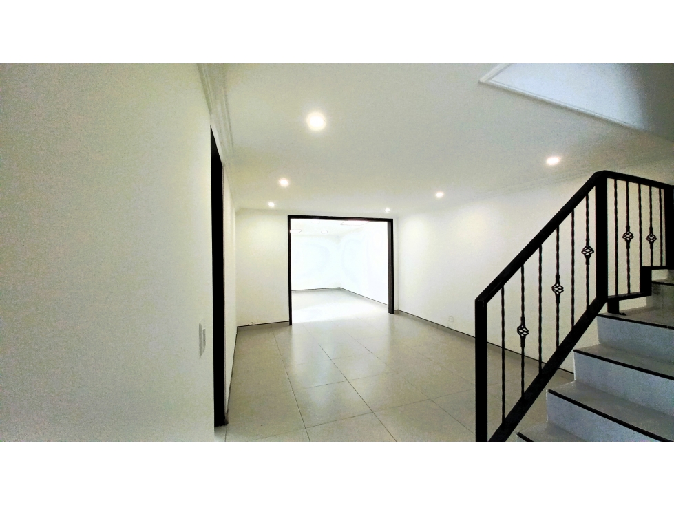 CASA EN CEDRITOS DE 3 PISOS — foto 6
