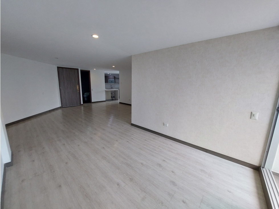 En Venta Amplio Apartemento con Vista hacia el Paisaje Natural Norte — foto 4