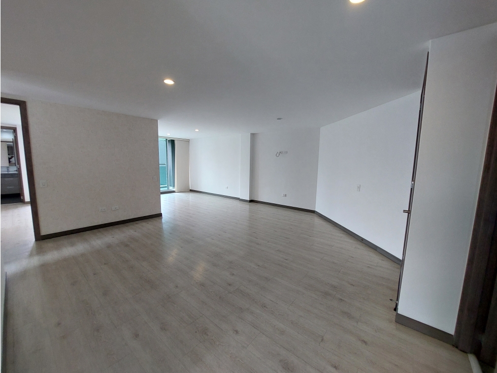 En Venta Amplio Apartemento con Vista hacia el Paisaje Natural Norte — foto 3