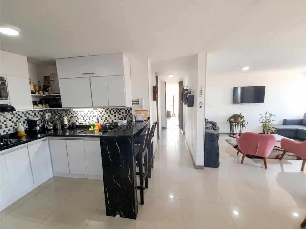 En Venta Apartamento Amplio E Iluminado Al Norte De Amenia — foto 6