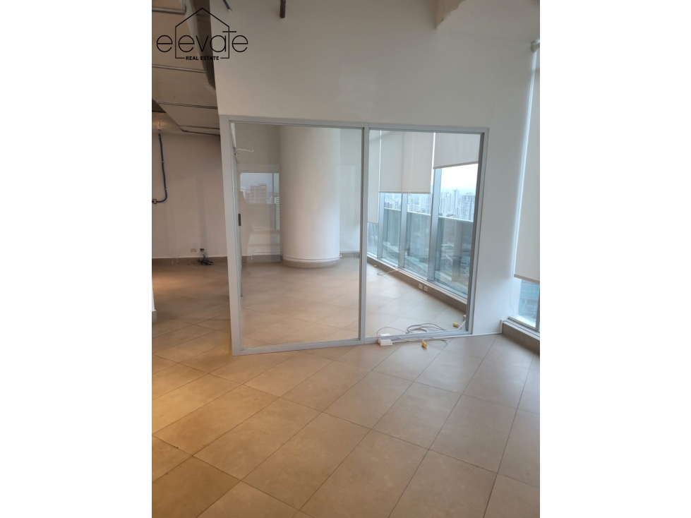 Se alquila oficina en Calle 50 - F&F tower - Revolution Tower — foto 2
